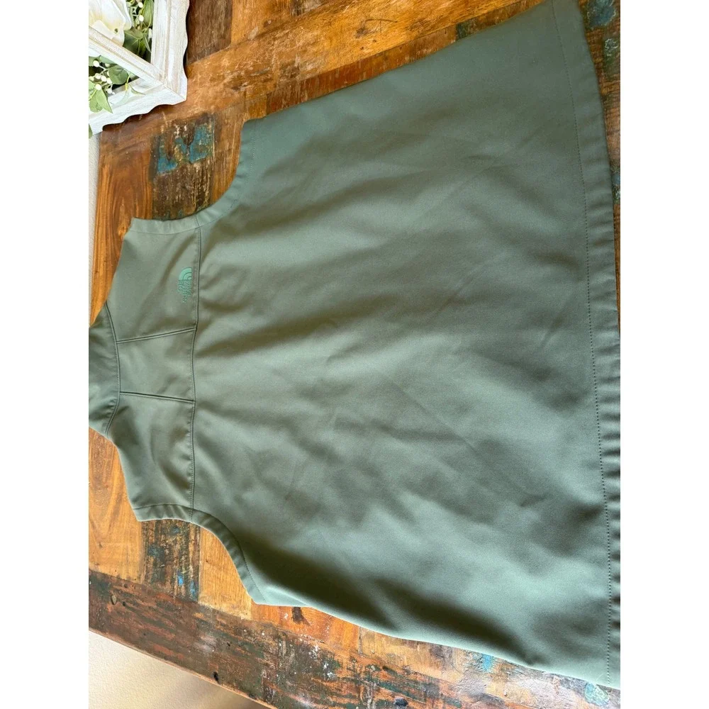 Mens 2XL the Northface Windwall Vest. Green.